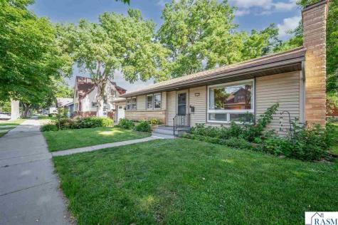 506 Wheeler Avenue North Mankato MN 56003