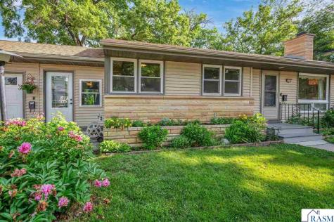 506 Wheeler Avenue North Mankato MN 56003