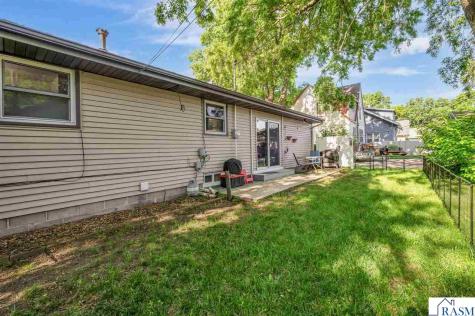 506 Wheeler Avenue North Mankato MN 56003