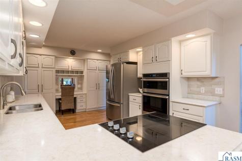 125 Celestine Circle Mankato MN 56001