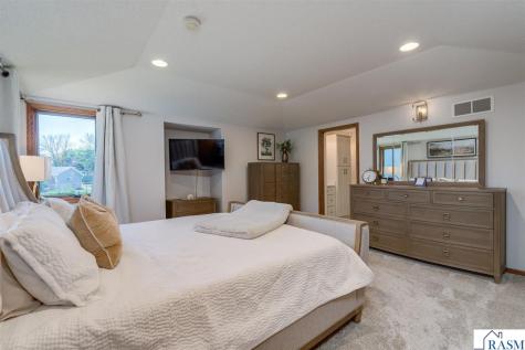 125 Celestine Circle Mankato MN 56001