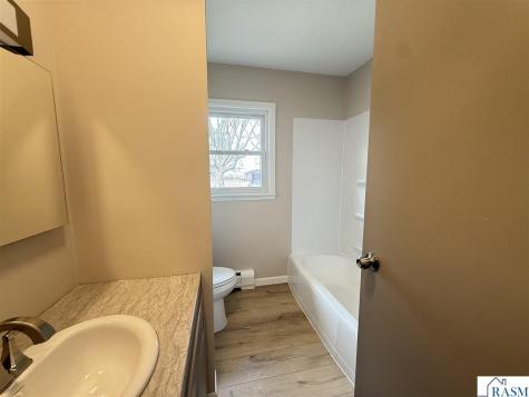 402 E North Street Waldorf MN 56091