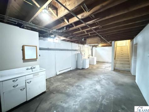 402 E North Street Waldorf MN 56091
