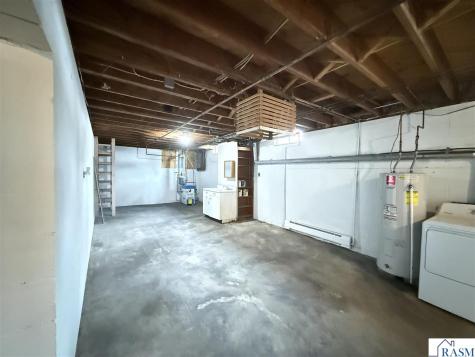 402 E North Street Waldorf MN 56091