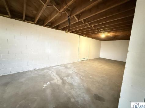 402 E North Street Waldorf MN 56091