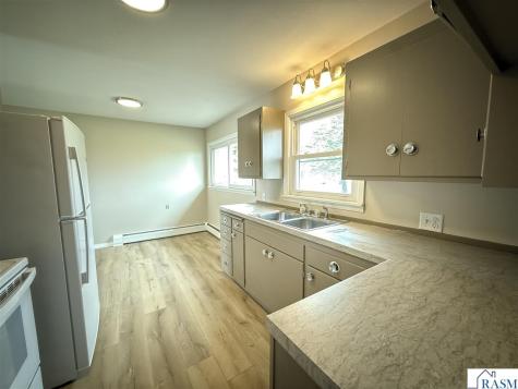 402 E North Street Waldorf MN 56091