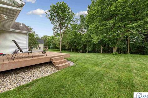 308 Meadow Woods Drive Mankato MN 56001