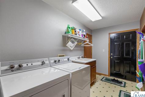 308 Meadow Woods Drive Mankato MN 56001