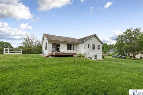 308 Meadow Woods Drive Mankato MN 56001