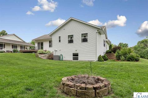 308 Meadow Woods Drive Mankato MN 56001