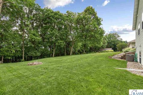 308 Meadow Woods Drive Mankato MN 56001