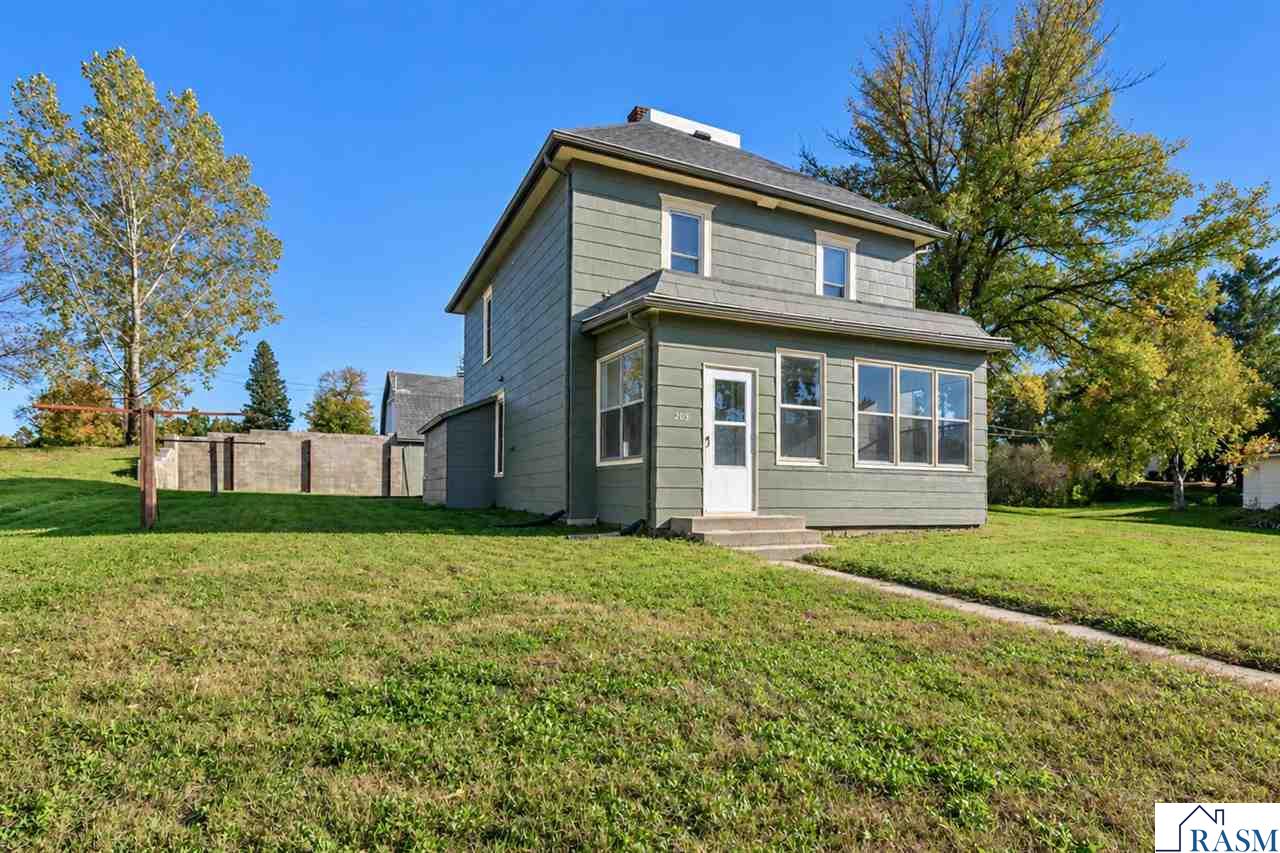 203 N 3rd Street Le Sueur MN 56058