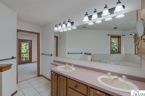 38102 Honeysuckle Lane North Mankato MN 56003