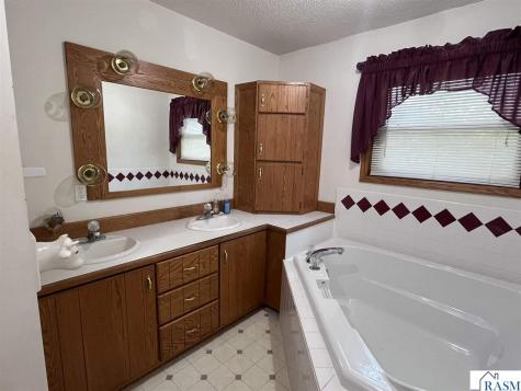 44221 Rabbit Road St. Peter MN 56082