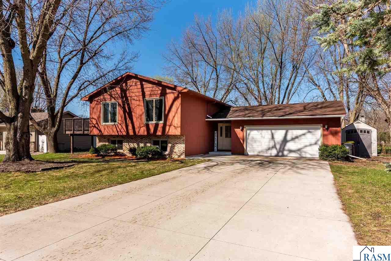 1032 Shady Oak Drive North Mankato MN 56003