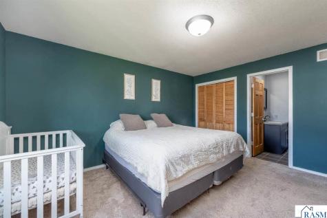 1032 Shady Oak Drive North Mankato MN 56003