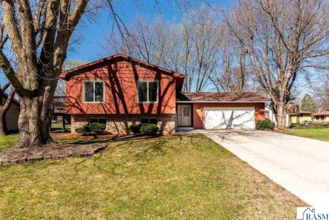1032 Shady Oak Drive North Mankato MN 56003