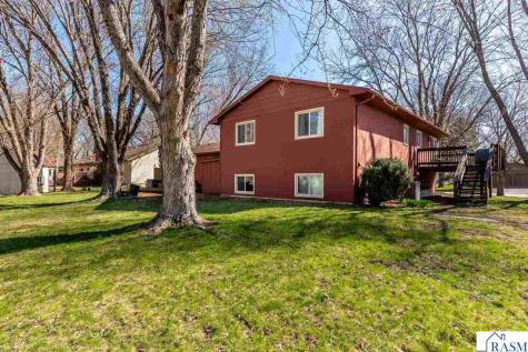 1032 Shady Oak Drive North Mankato MN 56003