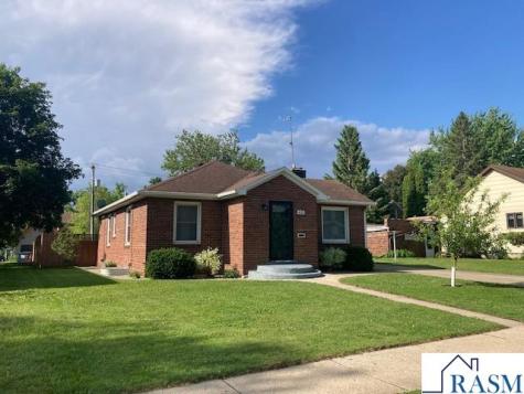 405 Main Street East Sleepy Eye MN 56085