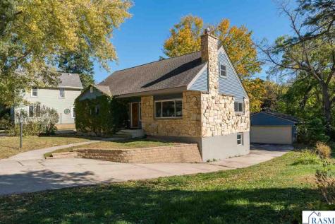 7 Dellview Lane Mankato MN 56001