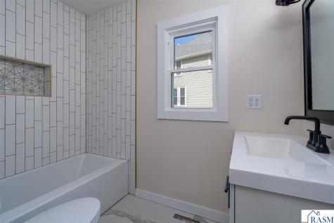 7 Dellview Lane Mankato MN 56001