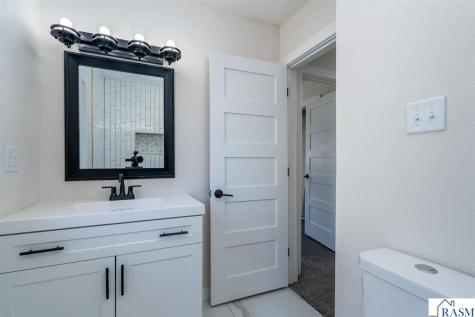 7 Dellview Lane Mankato MN 56001