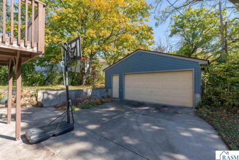 7 Dellview Lane Mankato MN 56001