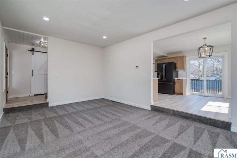 7 Dellview Lane Mankato MN 56001