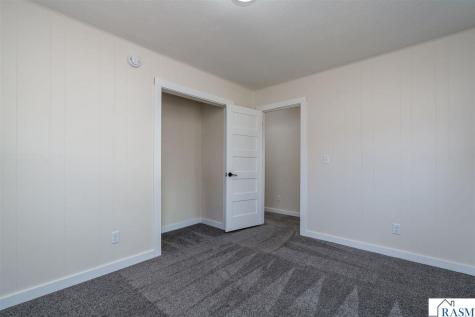 7 Dellview Lane Mankato MN 56001