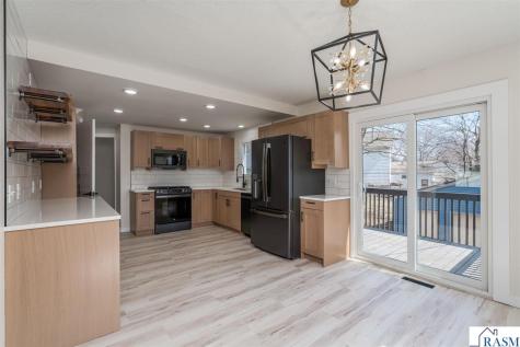 7 Dellview Lane Mankato MN 56001