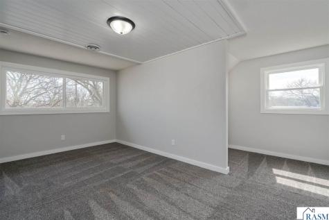 7 Dellview Lane Mankato MN 56001