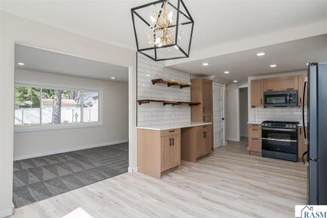 7 Dellview Lane Mankato MN 56001