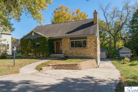7 Dellview Lane Mankato MN 56001