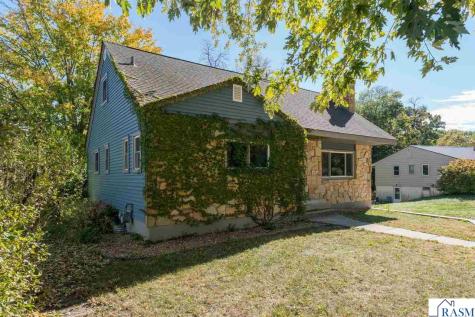7 Dellview Lane Mankato MN 56001