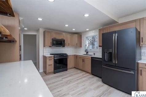 7 Dellview Lane Mankato MN 56001