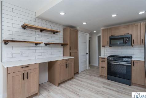 7 Dellview Lane Mankato MN 56001