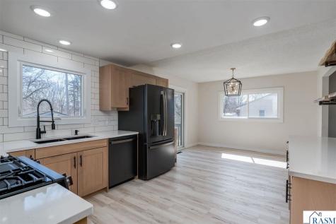 7 Dellview Lane Mankato MN 56001