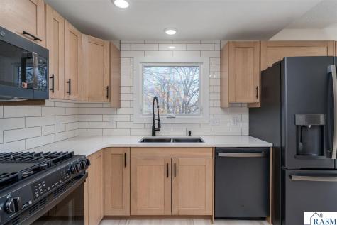7 Dellview Lane Mankato MN 56001