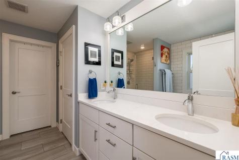 15 Prairie Court North Mankato MN 56003