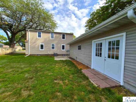 1518 Center Street New Ulm MN 56073