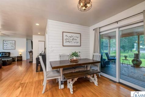 404 E Paquin Street Waterville MN 56096-1532