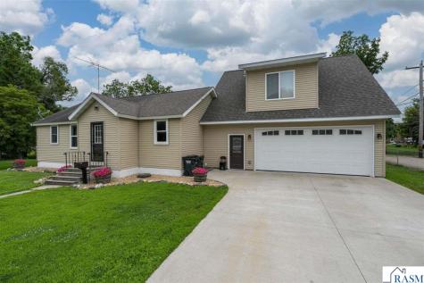 404 E Paquin Street Waterville MN 56096-1532