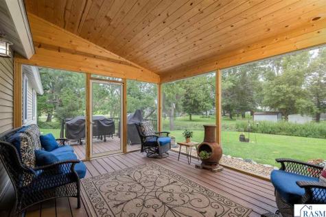 404 E Paquin Street Waterville MN 56096-1532
