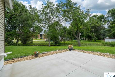 404 E Paquin Street Waterville MN 56096-1532