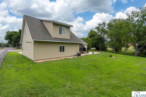 404 E Paquin Street Waterville MN 56096-1532