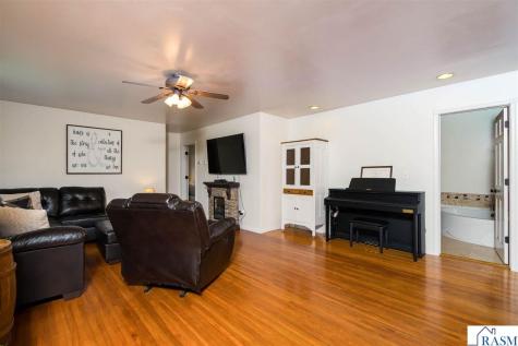 404 E Paquin Street Waterville MN 56096-1532