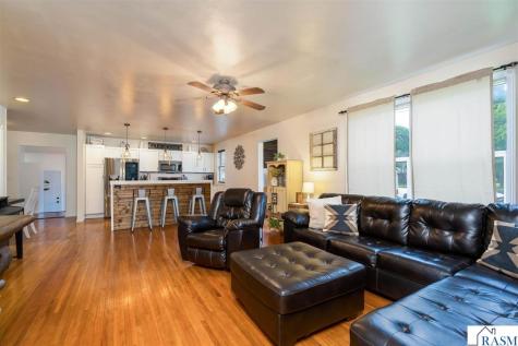 404 E Paquin Street Waterville MN 56096-1532