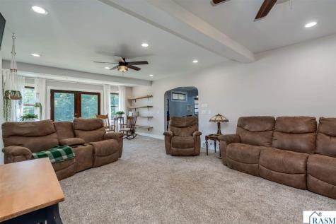 223 SW Joy Avenue Madelia MN 56062