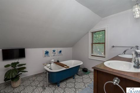 223 SW Joy Avenue Madelia MN 56062