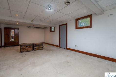 223 SW Joy Avenue Madelia MN 56062